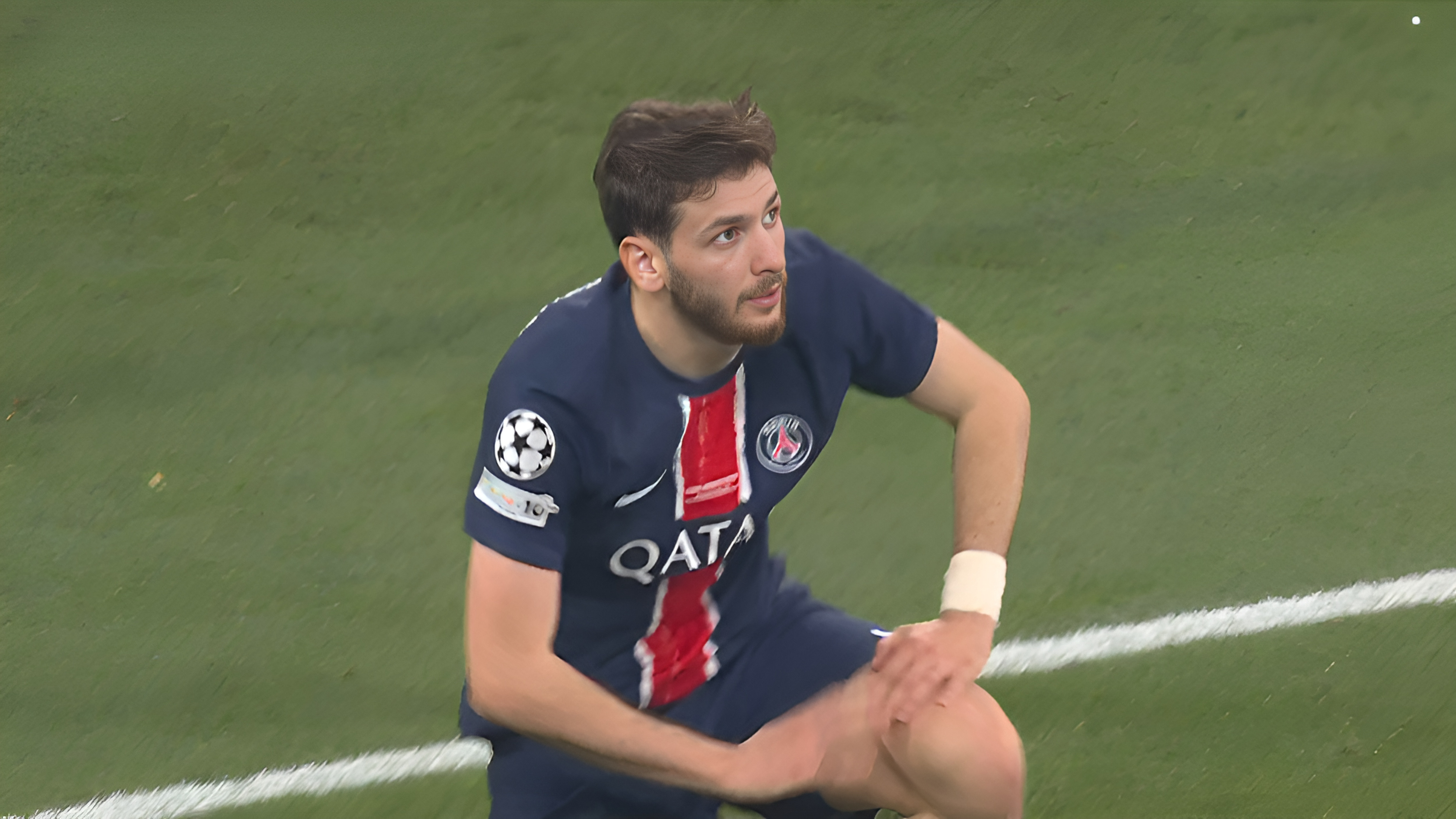 转会期欧冠焦点战，斯图加特外线爆发，质疑声仍在，身体对抗强度拉满的简单介绍-九游娱乐入口