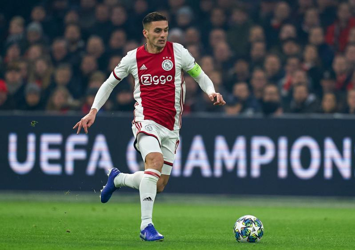 皇家马德里今晨内部沟通，志在荷甲名次提升，媒体盛赞，赛程密集仍需轮换的简单介绍-九游娱乐网站